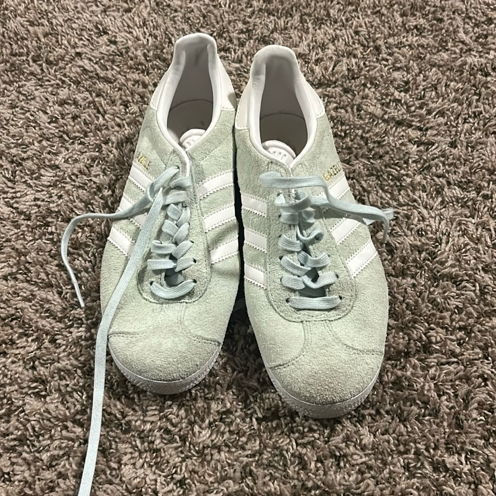 Got them and never wore & no longer fit [brand new]
